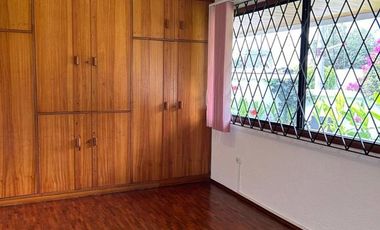 Arriendo casa en Jacaranda  cerca al club