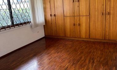 Arriendo casa en Jacaranda  cerca al club