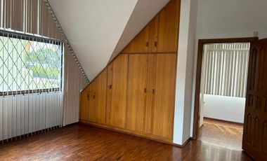 Arriendo casa en Jacaranda  cerca al club