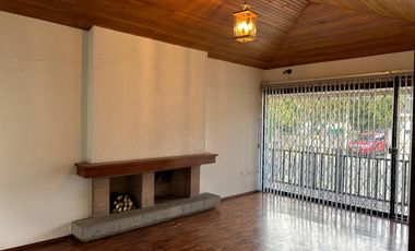 Arriendo casa en Jacaranda  cerca al club