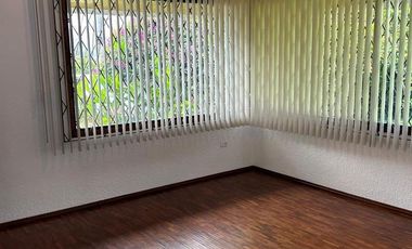 Arriendo casa en Jacaranda  cerca al club