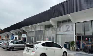 Alquiler Locales Comerciales Frente al Riocentro Ceibos.