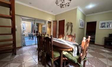 Casa PH en venta en Lanus Oeste