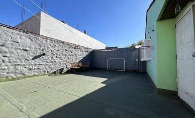 Casa PH en venta en Lanus Oeste