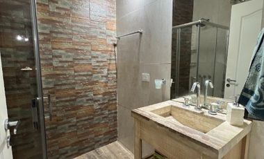 Casa PH en venta en Lanus Oeste