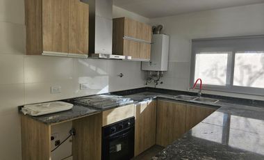 Departamento en alquiler de 2 dormitorios c/ cochera en 5.ª Sección Residencial Sur