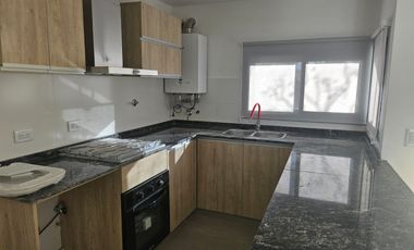 Departamento en alquiler de 2 dormitorios c/ cochera en 5.ª Sección Residencial Sur