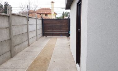 Venta de casa de 132 m2. c/u, estilo moderno, zona residencial  de adultos mayores, Quillota.