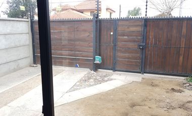 Venta de casa de 132 m2. c/u, estilo moderno, zona residencial  de adultos mayores, Quillota.