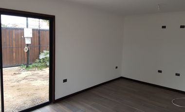 Venta de casa de 132 m2. c/u, estilo moderno, zona residencial  de adultos mayores, Quillota.