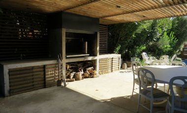 Casa en El Venado con amplio jardín