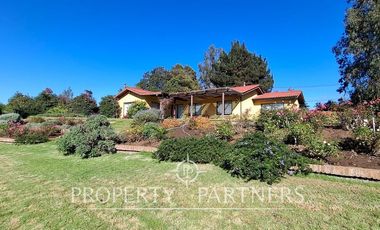 Oportunidad de Parcela con casa en excelente sector a minutos de Santo Domingo central