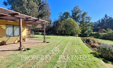 Oportunidad de Parcela con casa en excelente sector a minutos de Santo Domingo central