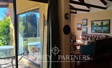 Oportunidad de Parcela con casa en excelente sector a minutos de Santo Domingo central