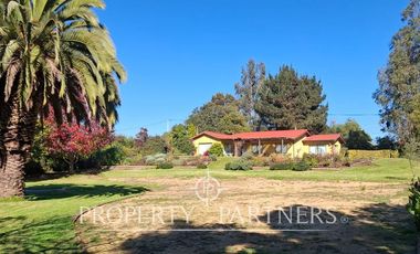 Oportunidad de Parcela con casa en excelente sector a minutos de Santo Domingo central