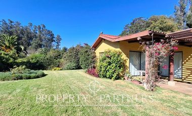 Oportunidad de Parcela con casa en excelente sector a minutos de Santo Domingo central