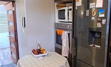 Casa en Arriendo en Los Abedules 1800-1990