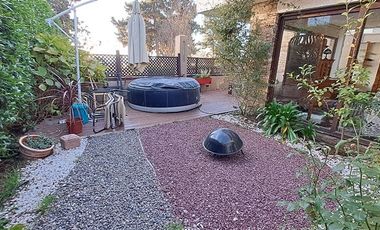 Casa en Arriendo en Los Abedules 1800-1990