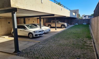 Av GALICIA 2170 - COCHERA CUBIERTA APTA AUTO - CAMIONETAS