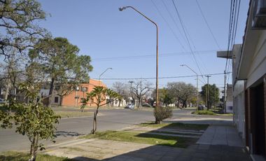 Av GALICIA 2170 - COCHERA CUBIERTA APTA AUTO - CAMIONETAS