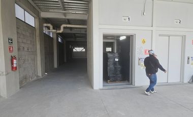 Bodega 500m2 con acceso a trailer y camionetas en Santa Fe