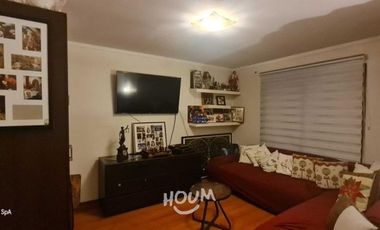 LINDA Y CÓMODA CASA EN PEÑALOLÉN CON PISCINA