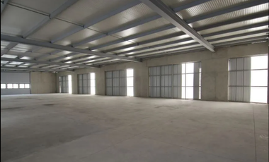 Bodega 500m2 en Constituyentes Observatorio con acceso a trailer y camionetas