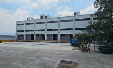 Bodega 500m2 en Constituyentes Observatorio con acceso a trailer y camionetas