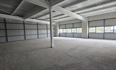 Bodega 500m2 en Constituyentes Observatorio con acceso a trailer y camionetas