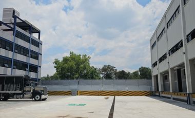 Bodega 500m2 en Constituyentes Observatorio con acceso a trailer y camionetas