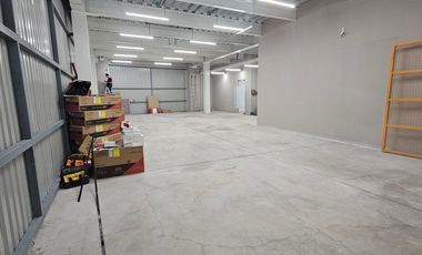 Bodega 500m2 en Constituyentes Observatorio con acceso a trailer y camionetas
