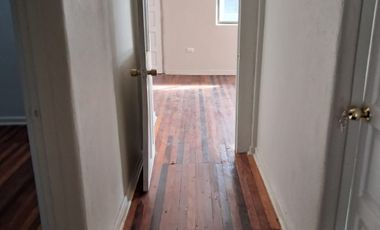 A DOS CUADRAS DE LA PLAZA Y A UNA DE LA MUNICIPALIDAD