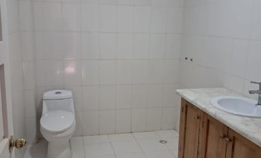 A DOS CUADRAS DE LA PLAZA Y A UNA DE LA MUNICIPALIDAD