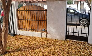 A DOS CUADRAS DE LA PLAZA Y A UNA DE LA MUNICIPALIDAD