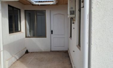 A DOS CUADRAS DE LA PLAZA Y A UNA DE LA MUNICIPALIDAD
