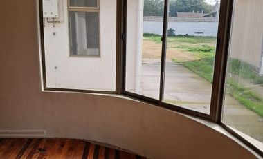 A DOS CUADRAS DE LA PLAZA Y A UNA DE LA MUNICIPALIDAD