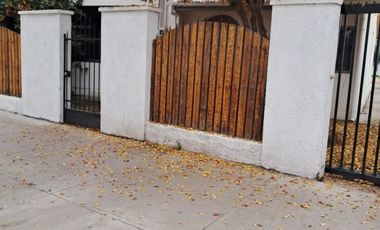 A DOS CUADRAS DE LA PLAZA Y A UNA DE LA MUNICIPALIDAD