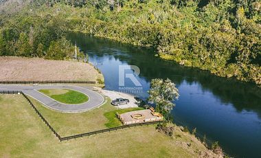 PARCELA EN CONDOMINIO CON ORILLA DE RÍO A 3KM DE PTO. VARAS