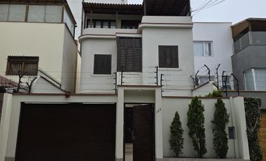 ALQUILO CASA EN SAN ISIDRO