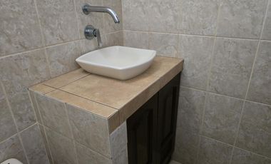 ALQUILO CASA EN SAN ISIDRO