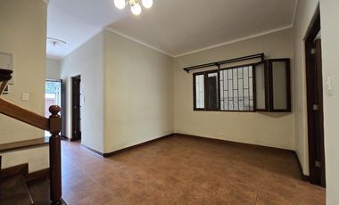 ALQUILO CASA EN SAN ISIDRO