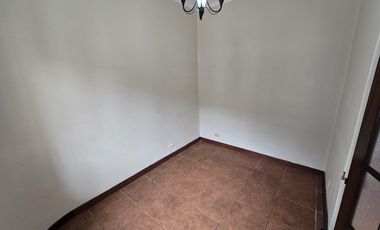 ALQUILO CASA EN SAN ISIDRO