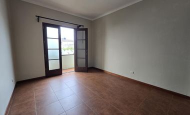 ALQUILO CASA EN SAN ISIDRO