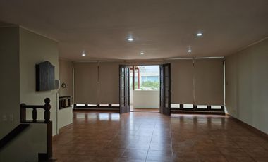 ALQUILO CASA EN SAN ISIDRO