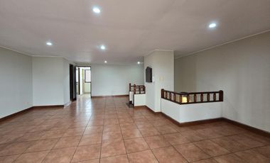 ALQUILO CASA EN SAN ISIDRO