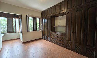 ALQUILO CASA EN SAN ISIDRO