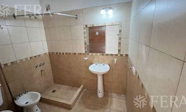 Alquiler departamento 3 ambientes con balcón en Wilde