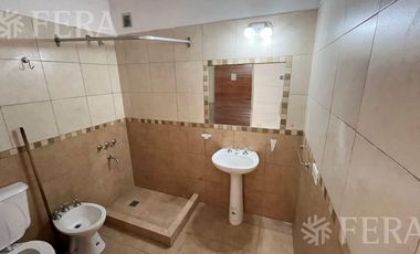 Alquiler departamento 3 ambientes con balcón en Wilde