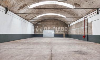 Deposito en alquiler de 540 m2, dentro de predio con seguridad, Olivos
