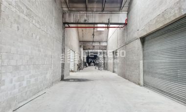 Deposito en alquiler de 540 m2, dentro de predio con seguridad, Olivos